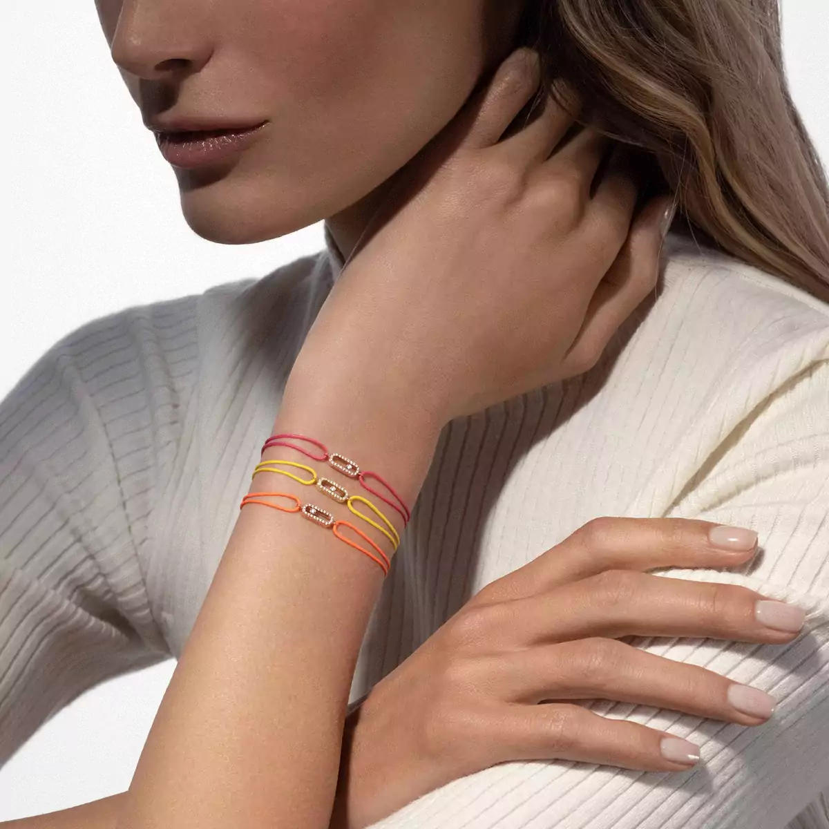 123-move-uno-orange-cord-bracelet-pink-gold-diamond-bracelet-1.webp