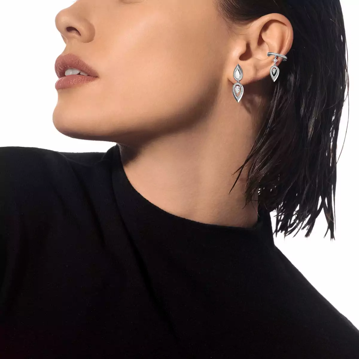 423-fiery-0-25ct-white-gold-diamond-earrings-1.webp