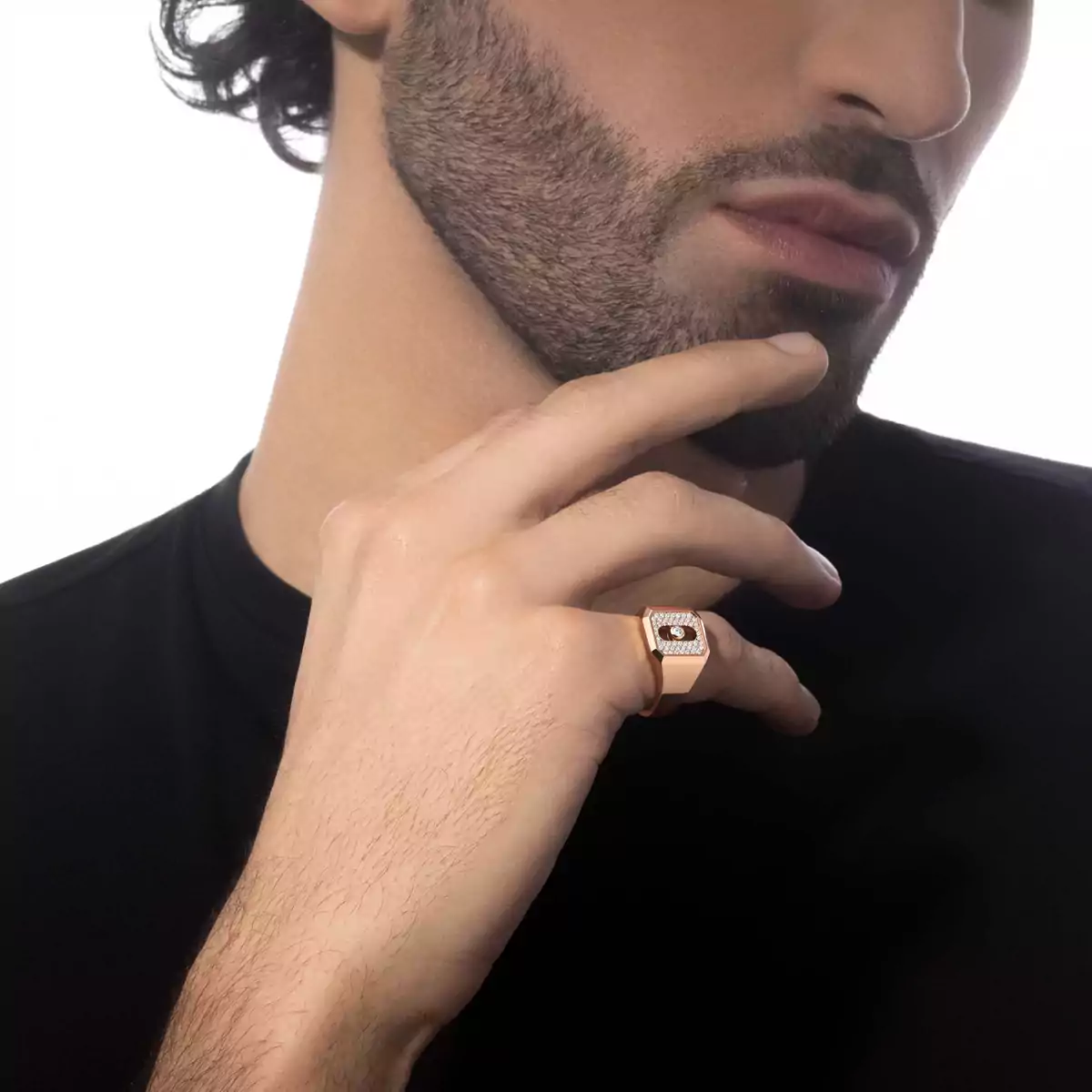 44-move-joaillerie-pav-signet-ring-pink-gold-diamond-ring-1.webp