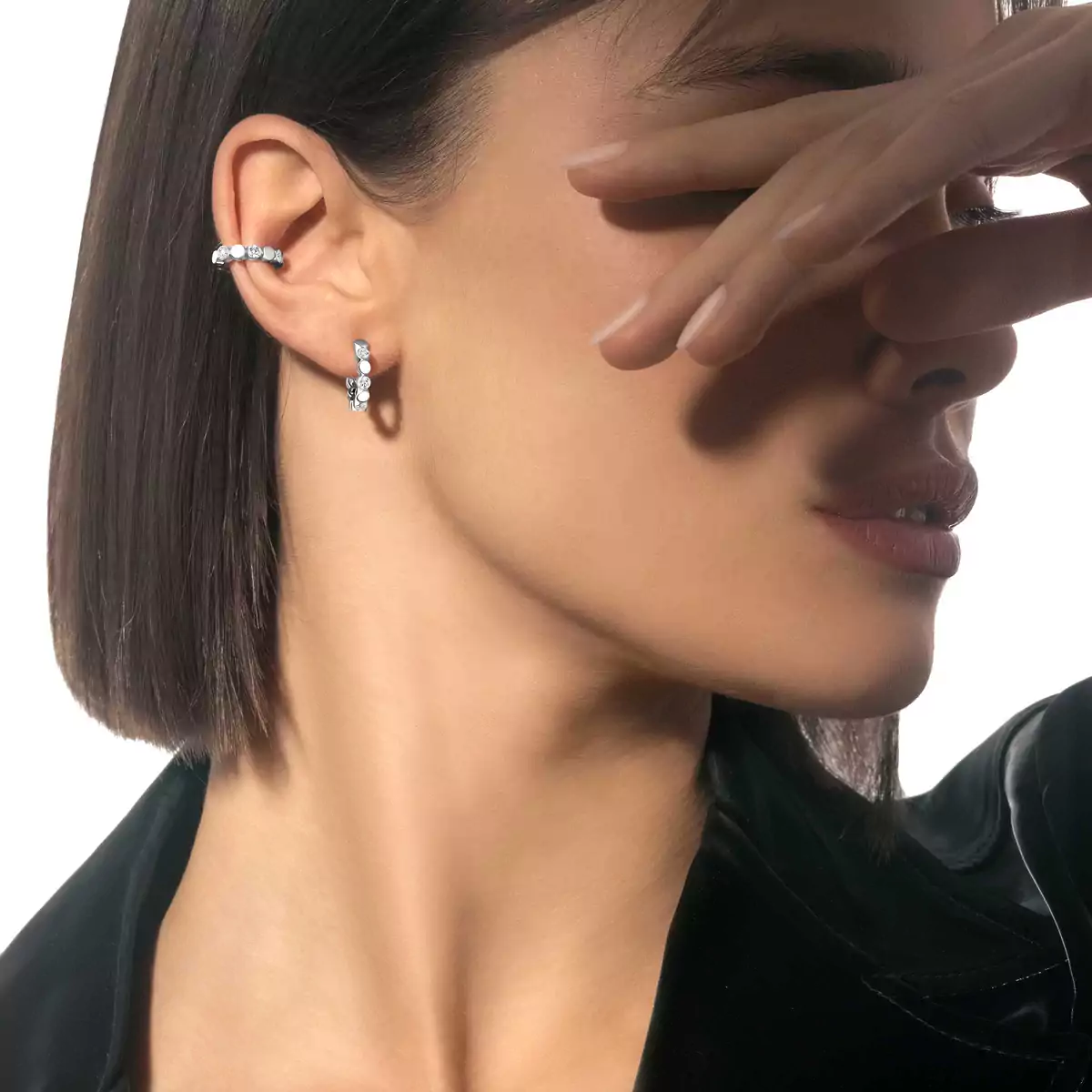D-Vibes Mono Clip Earring -White Gold Diamond Earrings