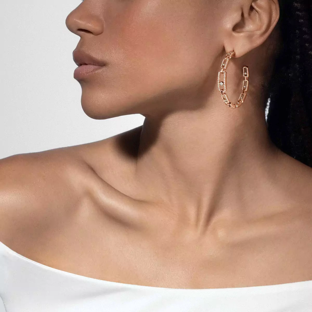527-move-link-mm-hoop-earrings-pink-gold-diamond-earrings-1.webp