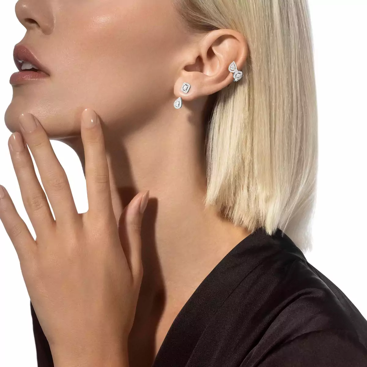 660-my-twin-mono-earring-middle-3×0-10ct-white-gold-diamond-earrings-1.webp